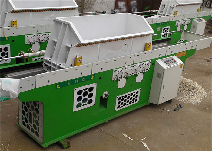 Hydraulic Pine Wood Shaving Machine 4500r/Min For Horse Farm Bedding